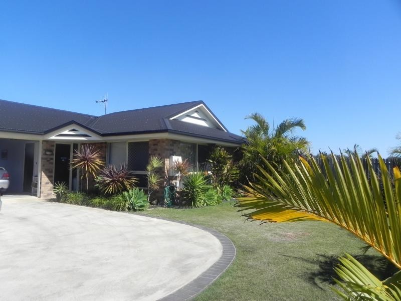 221 Barolin Esplanade, Coral Cove QLD 4670