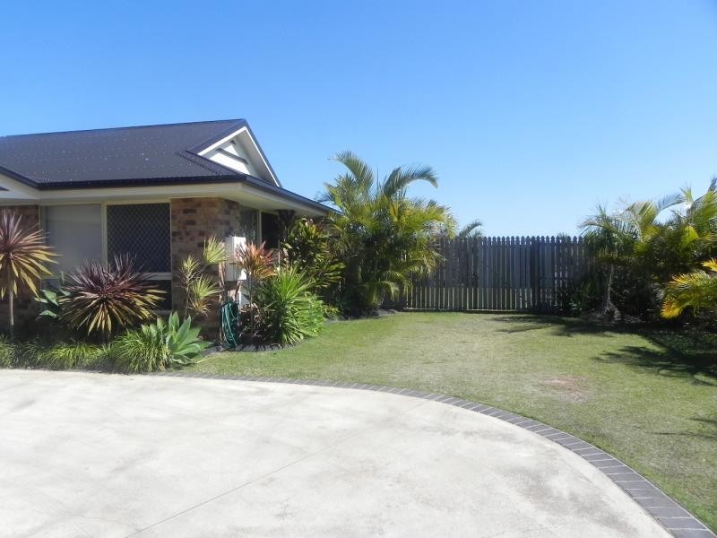 221 Barolin Esplanade, Coral Cove QLD 4670