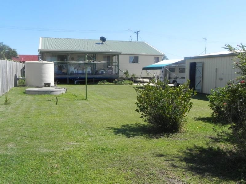 14 Beach Street, Burnett Heads QLD 4670