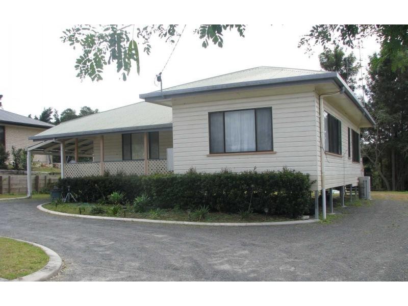 8 Pearson Road, Mount Perry QLD 4671