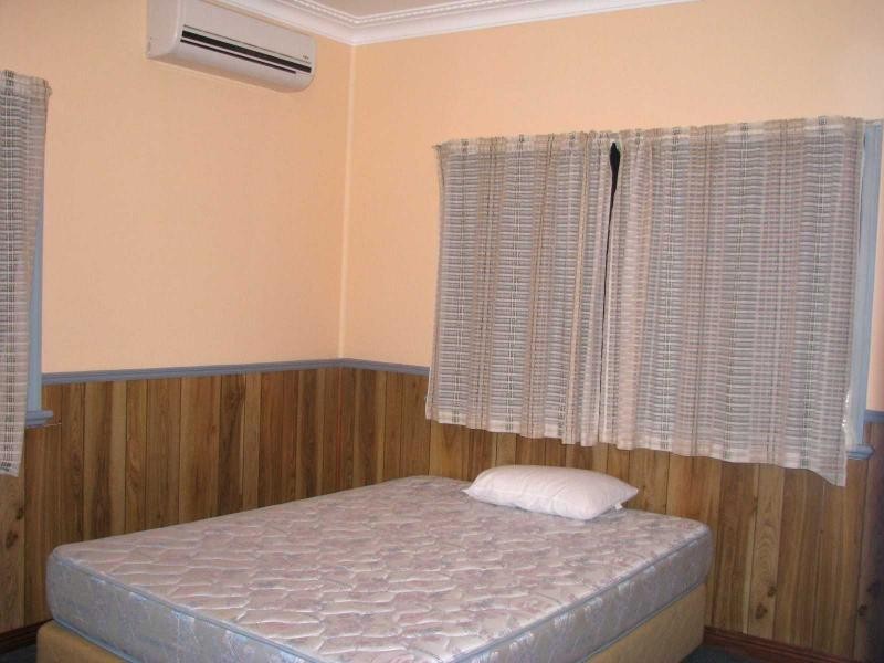 8 Pearson Road, Mount Perry QLD 4671