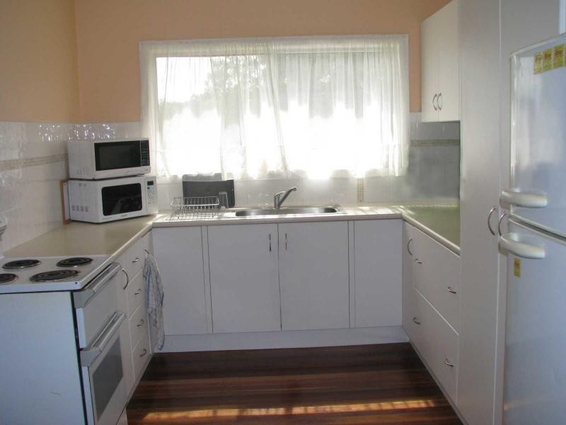 8 Pearson Road, Mount Perry QLD 4671