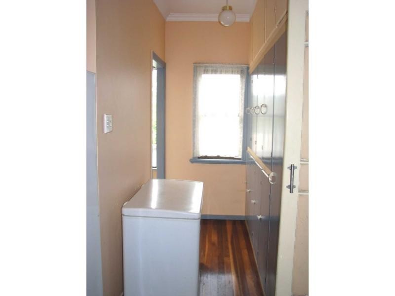 8 Pearson Road, Mount Perry QLD 4671