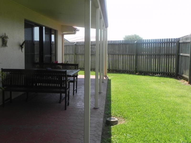 13 Toppers Drive, Coral Cove QLD 4670