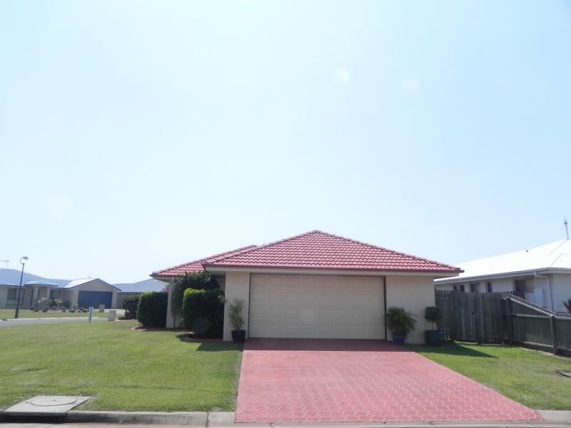 13 Toppers Drive, Coral Cove QLD 4670
