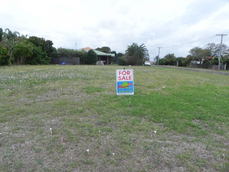 23 Milton, Burnett Heads QLD 4670