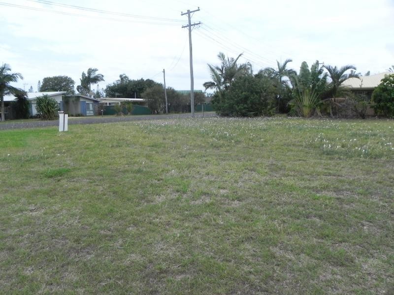 23 Milton, Burnett Heads QLD 4670