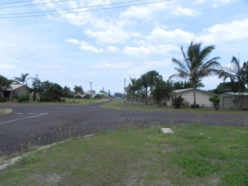 23 Milton, Burnett Heads QLD 4670