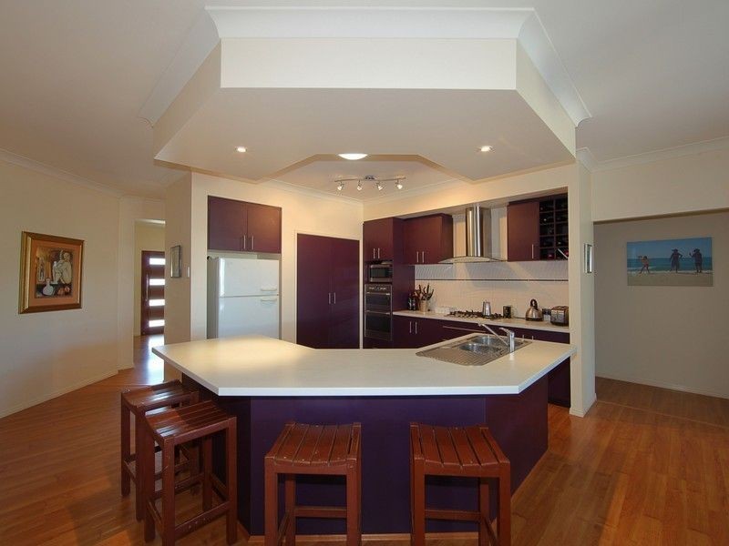 12 Raewood Close, Coral Cove QLD 4670