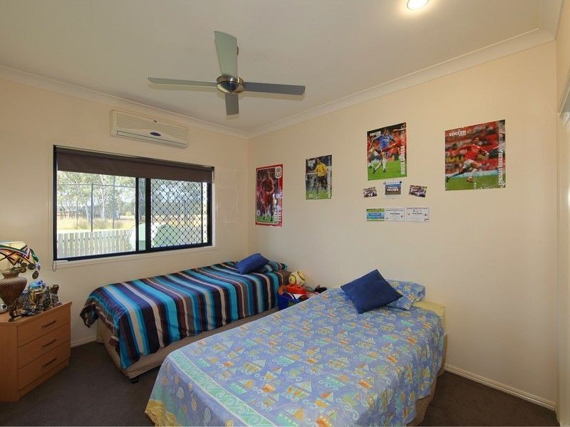 12 Raewood Close, Coral Cove QLD 4670