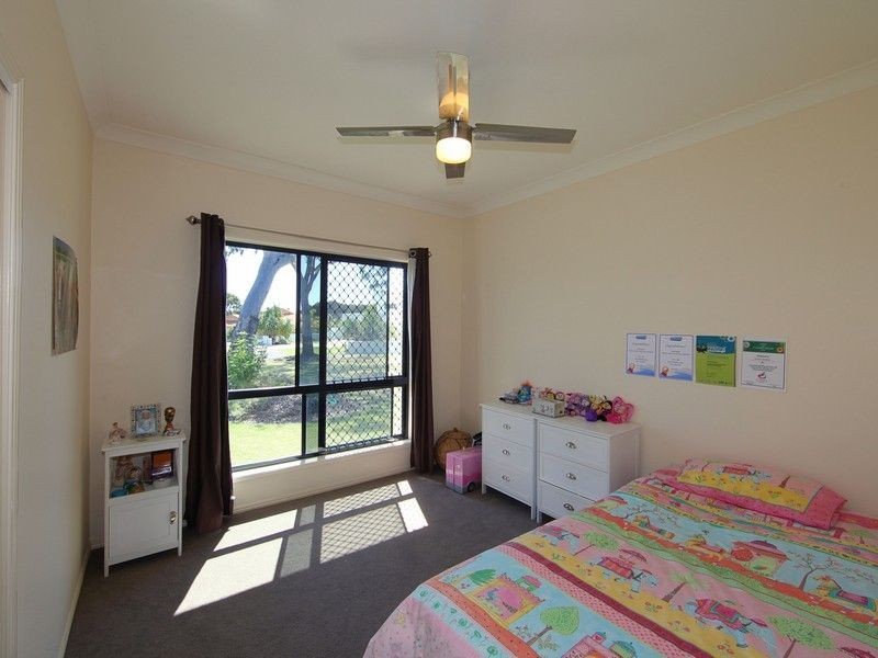 12 Raewood Close, Coral Cove QLD 4670