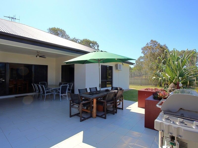 12 Raewood Close, Coral Cove QLD 4670