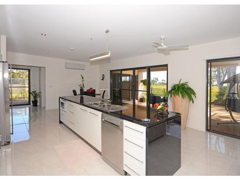 6 Cockle Court, Burrum Heads QLD 4659