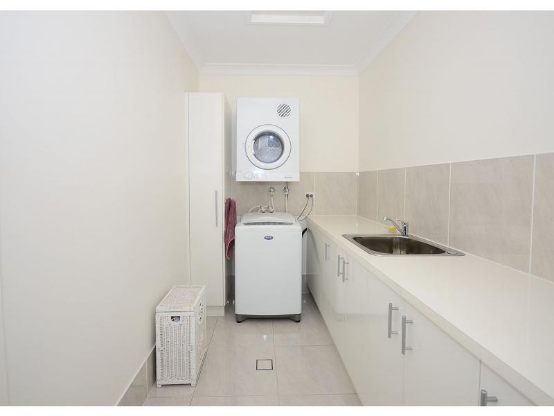 6 Cockle Court, Burrum Heads QLD 4659