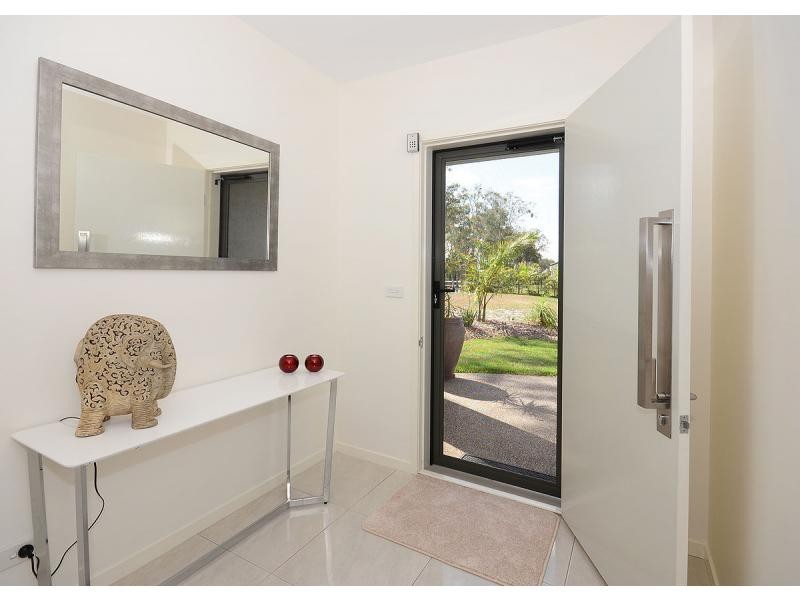 6 Cockle Court, Burrum Heads QLD 4659