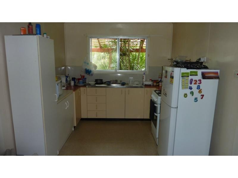 16 Bullpitt Street, Avenell Heights QLD 4670
