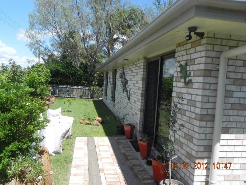 6 Bisdee Street, Coral Cove QLD 4670