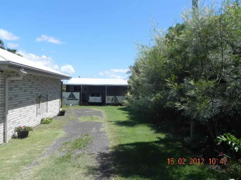 6 Bisdee Street, Coral Cove QLD 4670