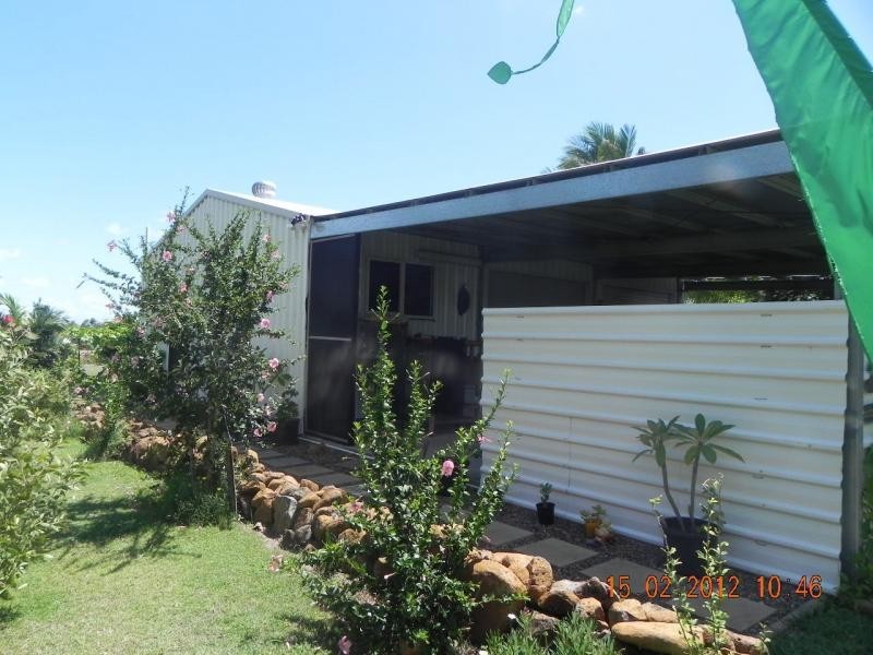 6 Bisdee Street, Coral Cove QLD 4670