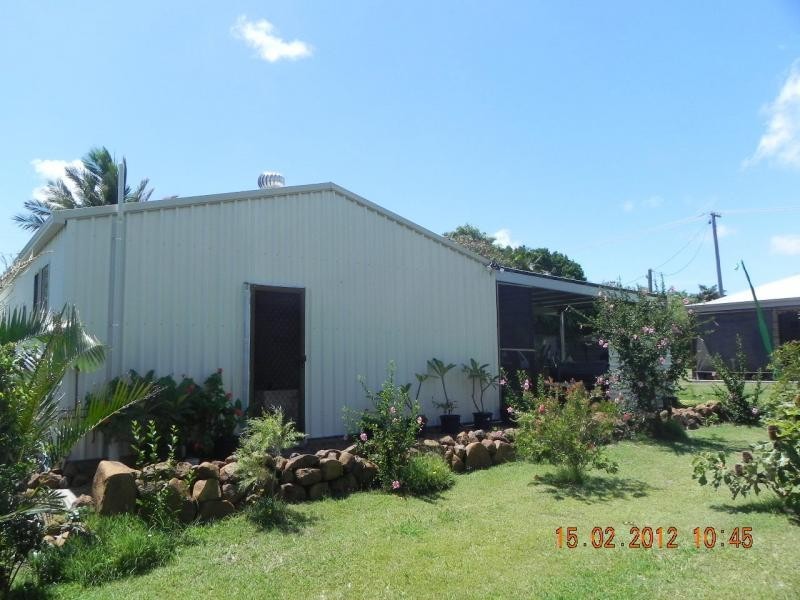 6 Bisdee Street, Coral Cove QLD 4670