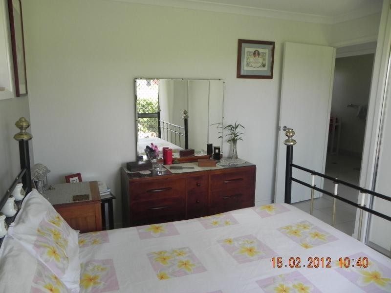 6 Bisdee Street, Coral Cove QLD 4670