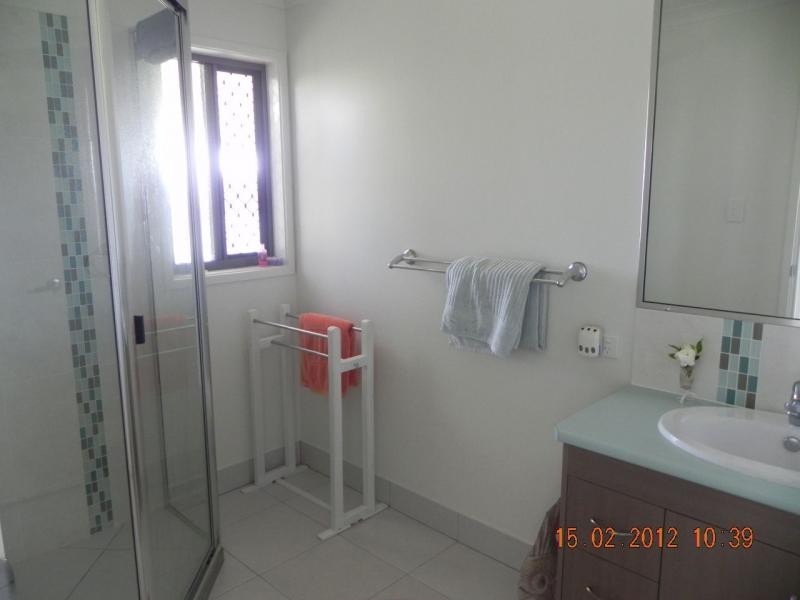 6 Bisdee Street, Coral Cove QLD 4670