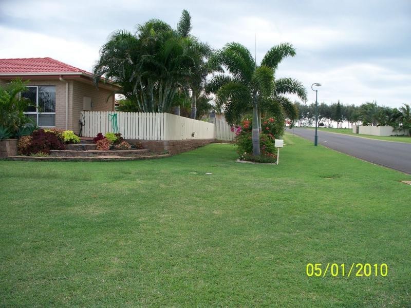 10 Homestead Boulevard, Coral Cove QLD 4670