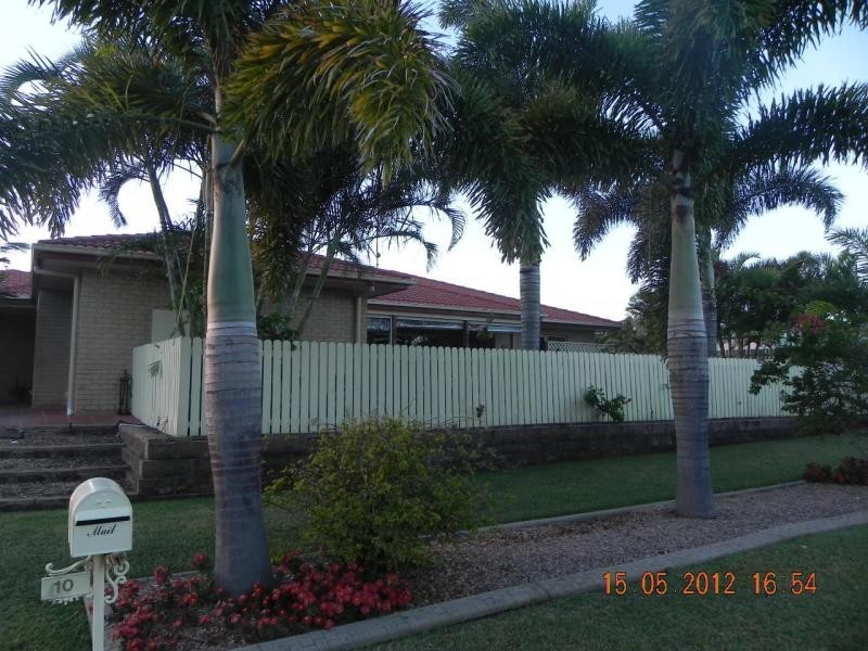 10 Homestead Boulevard, Coral Cove QLD 4670