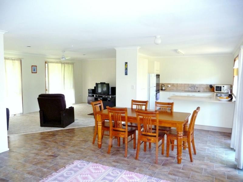 3 Kiwi Court, Branyan QLD 4670