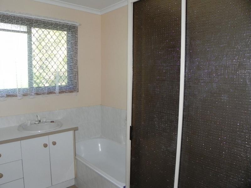 3 Kiwi Court, Branyan QLD 4670