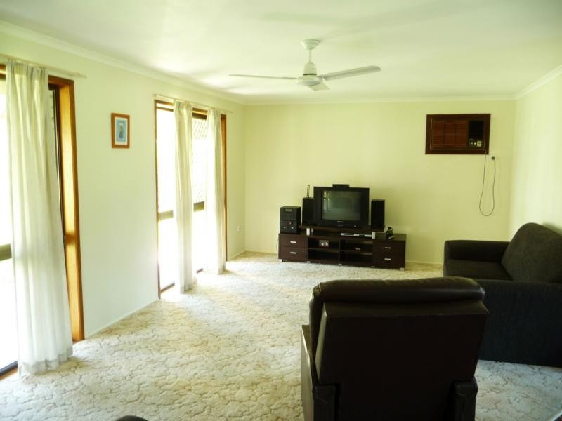 3 Kiwi Court, Branyan QLD 4670