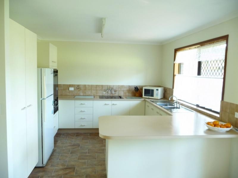 3 Kiwi Court, Branyan QLD 4670