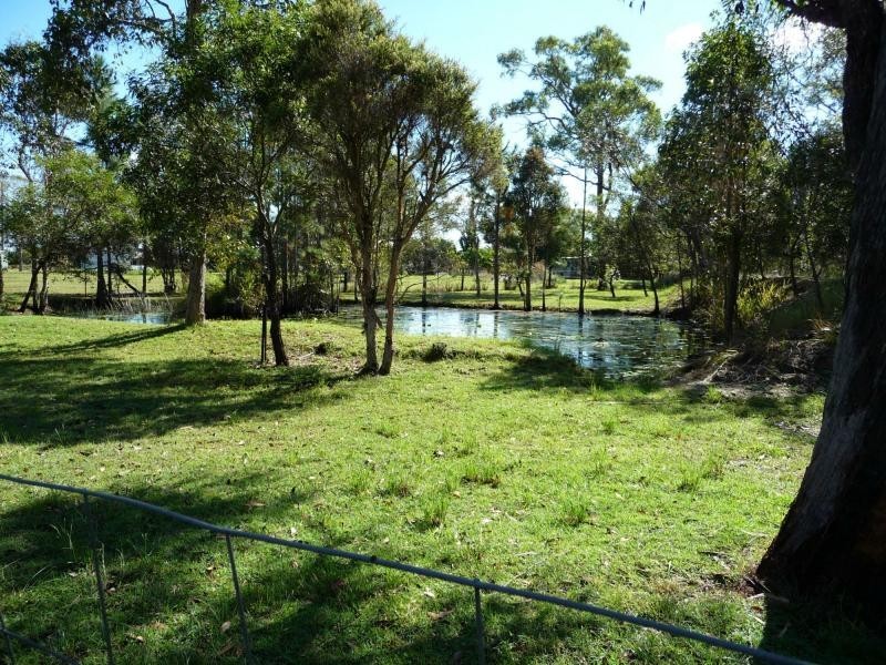 3 Kiwi Court, Branyan QLD 4670