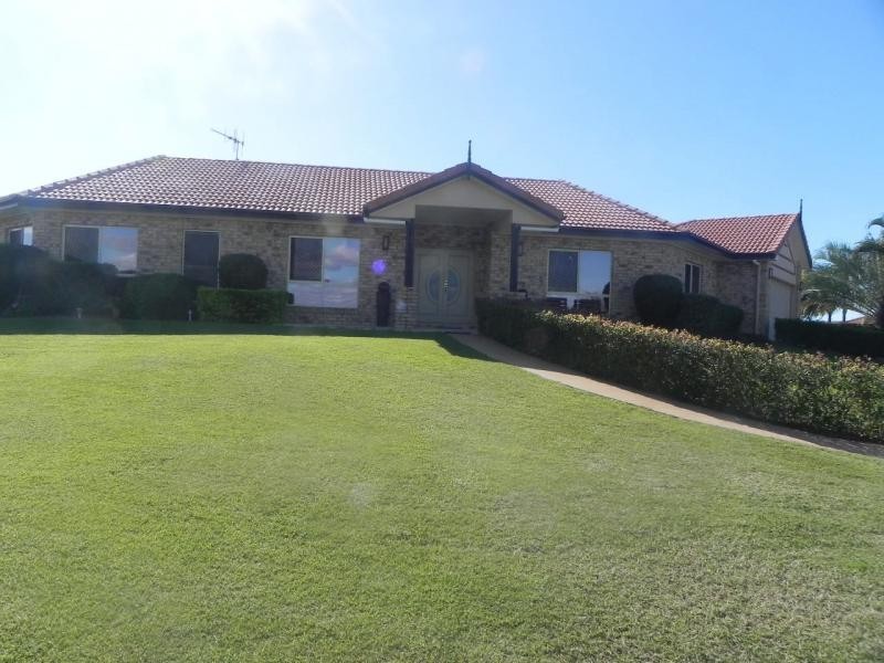 1 Jess Place, Coral Cove QLD 4670