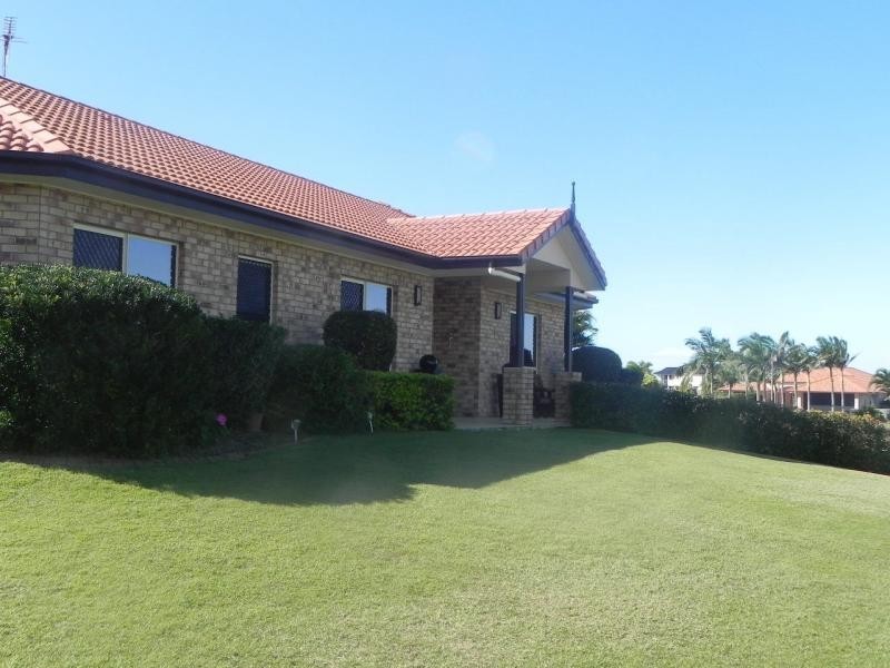 1 Jess Place, Coral Cove QLD 4670