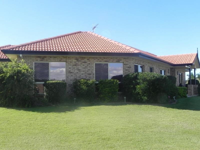 1 Jess Place, Coral Cove QLD 4670