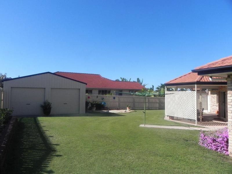 1 Jess Place, Coral Cove QLD 4670