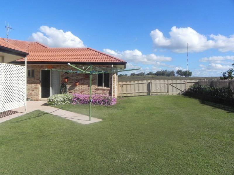 1 Jess Place, Coral Cove QLD 4670
