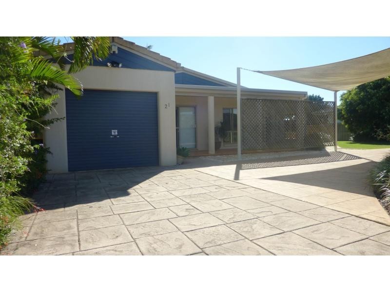 21 Pinnacle Court, Avoca QLD 4670