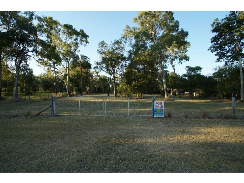 Moore Park Beach QLD 4670