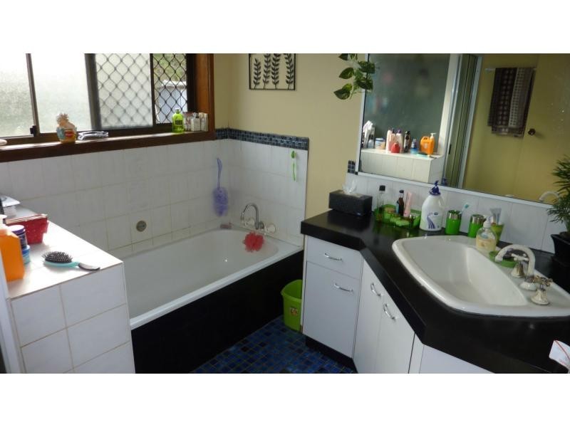 1400 Moore Park Road, Gooburrum QLD 4670