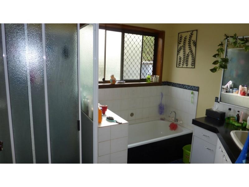 1400 Moore Park Road, Gooburrum QLD 4670