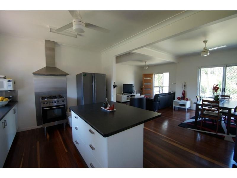 40 Palm Springs Drive, Calavos QLD 4670