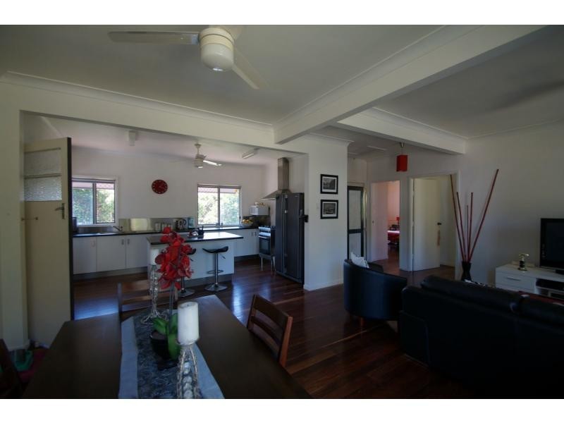40 Palm Springs Drive, Calavos QLD 4670