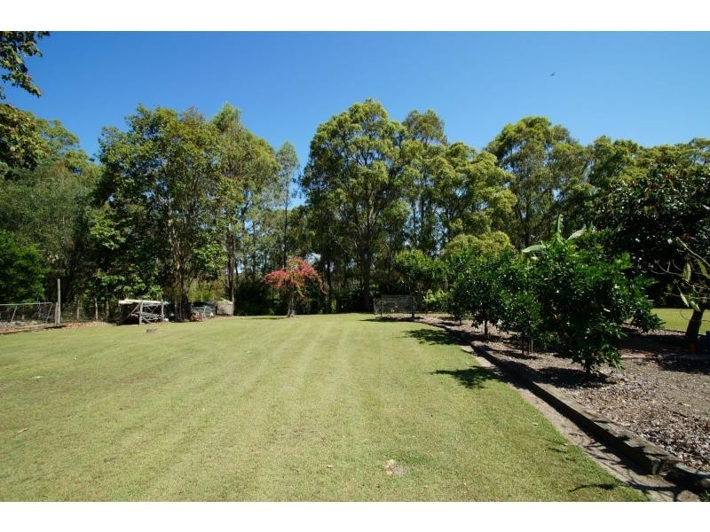 40 Palm Springs Drive, Calavos QLD 4670