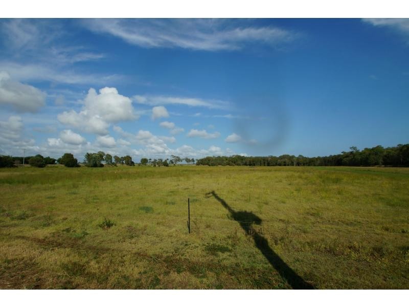 Moore Park Beach QLD 4670