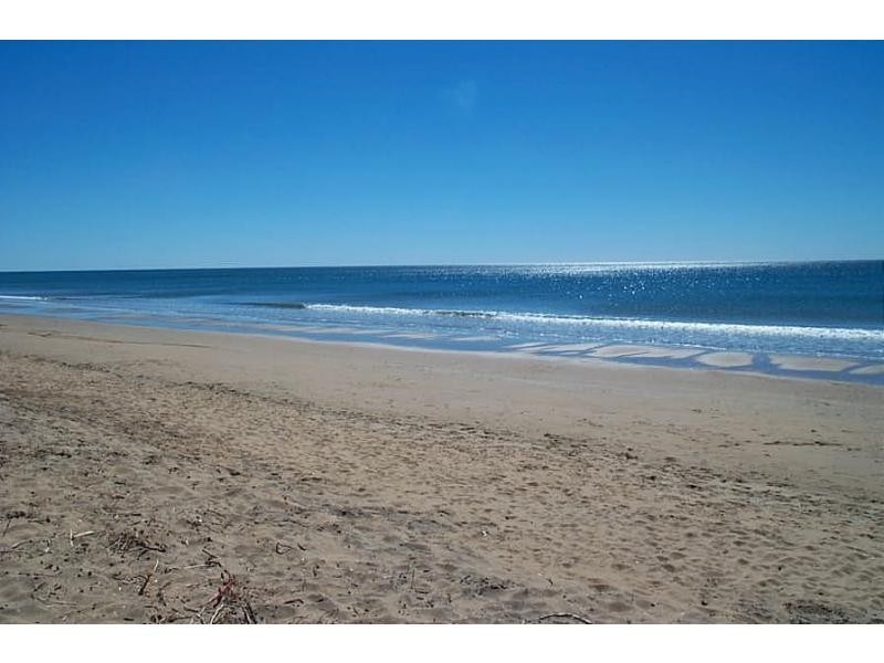 Moore Park Beach QLD 4670