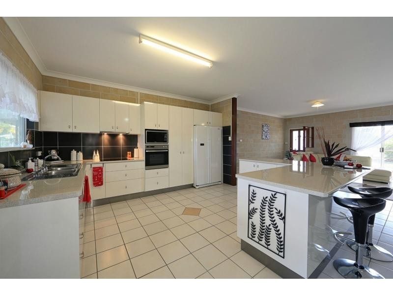 11 Gunsynd Grove, Branyan QLD 4670