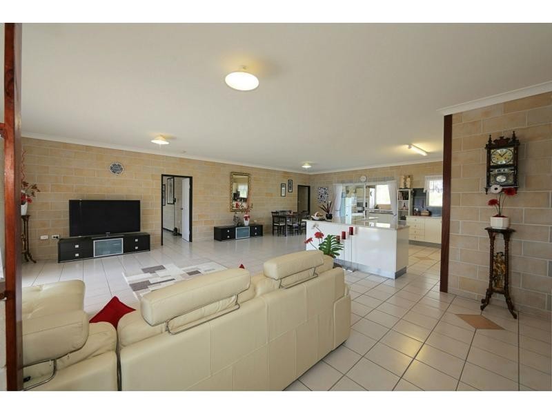 11 Gunsynd Grove, Branyan QLD 4670