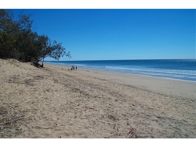 Moore Park Beach QLD 4670
